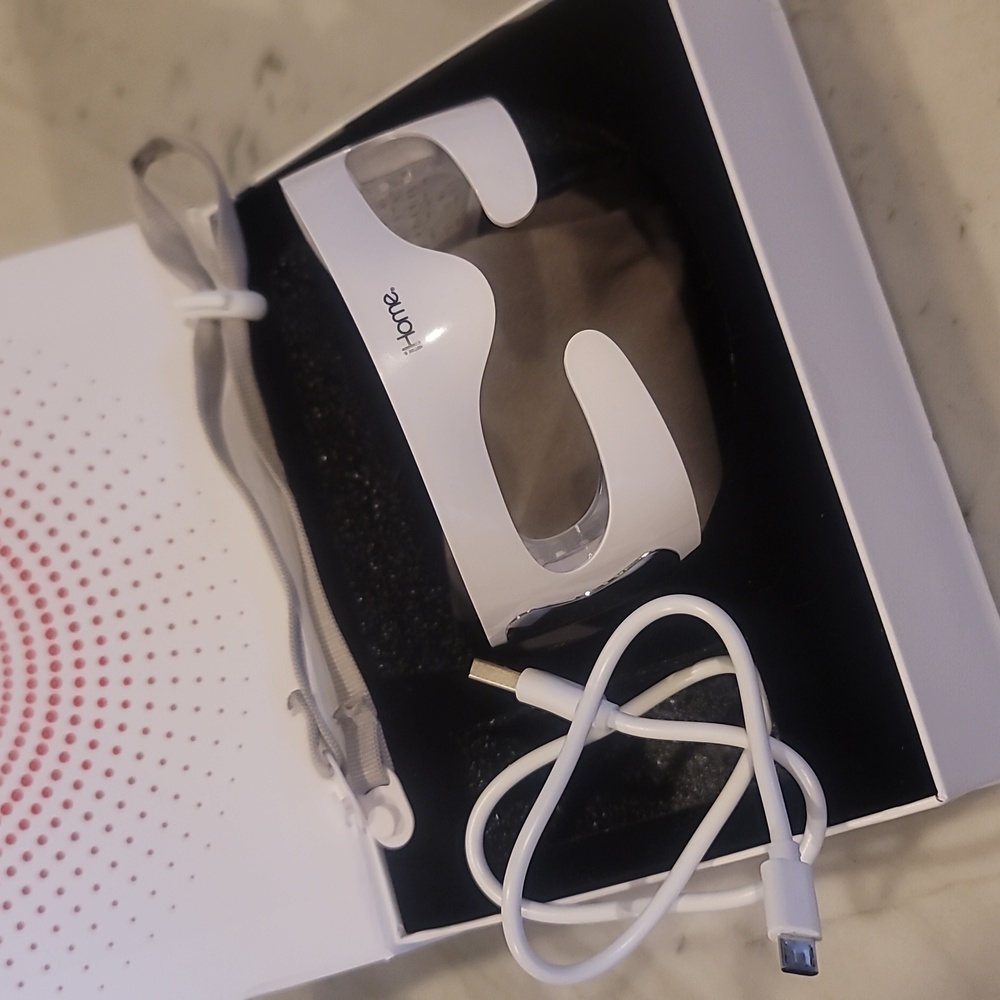 iHome Red Light LED Eye Mask With Vibration Massage